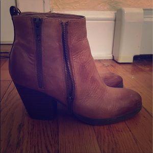 Aldo booties woman’s size 7